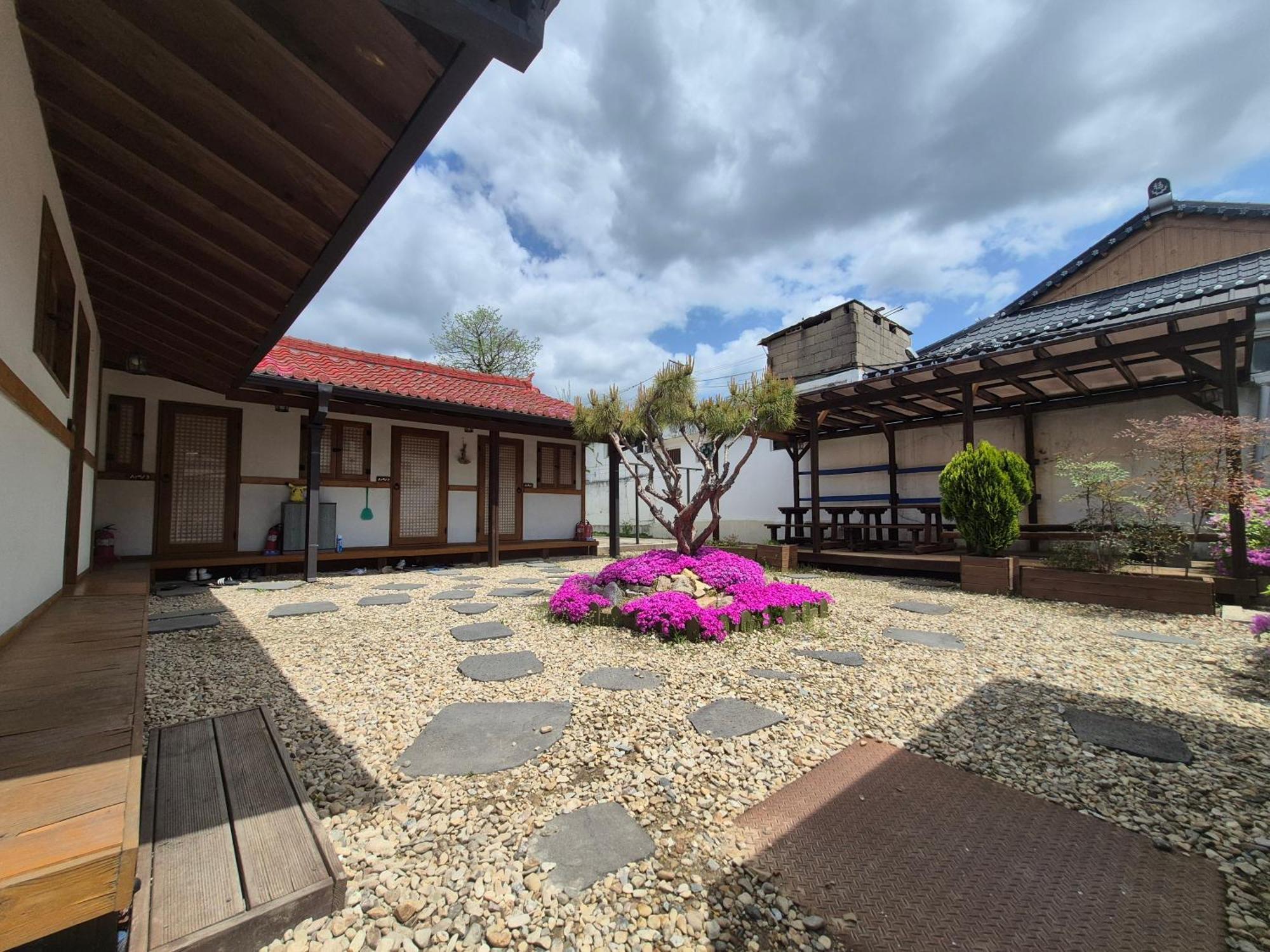 Jeonju Tosarang Guesthouse Extérieur photo